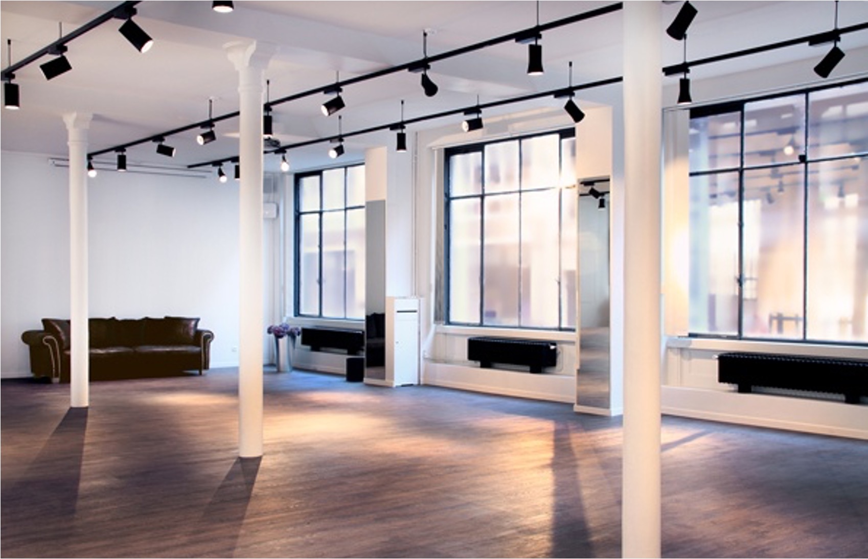 Showroomby 4