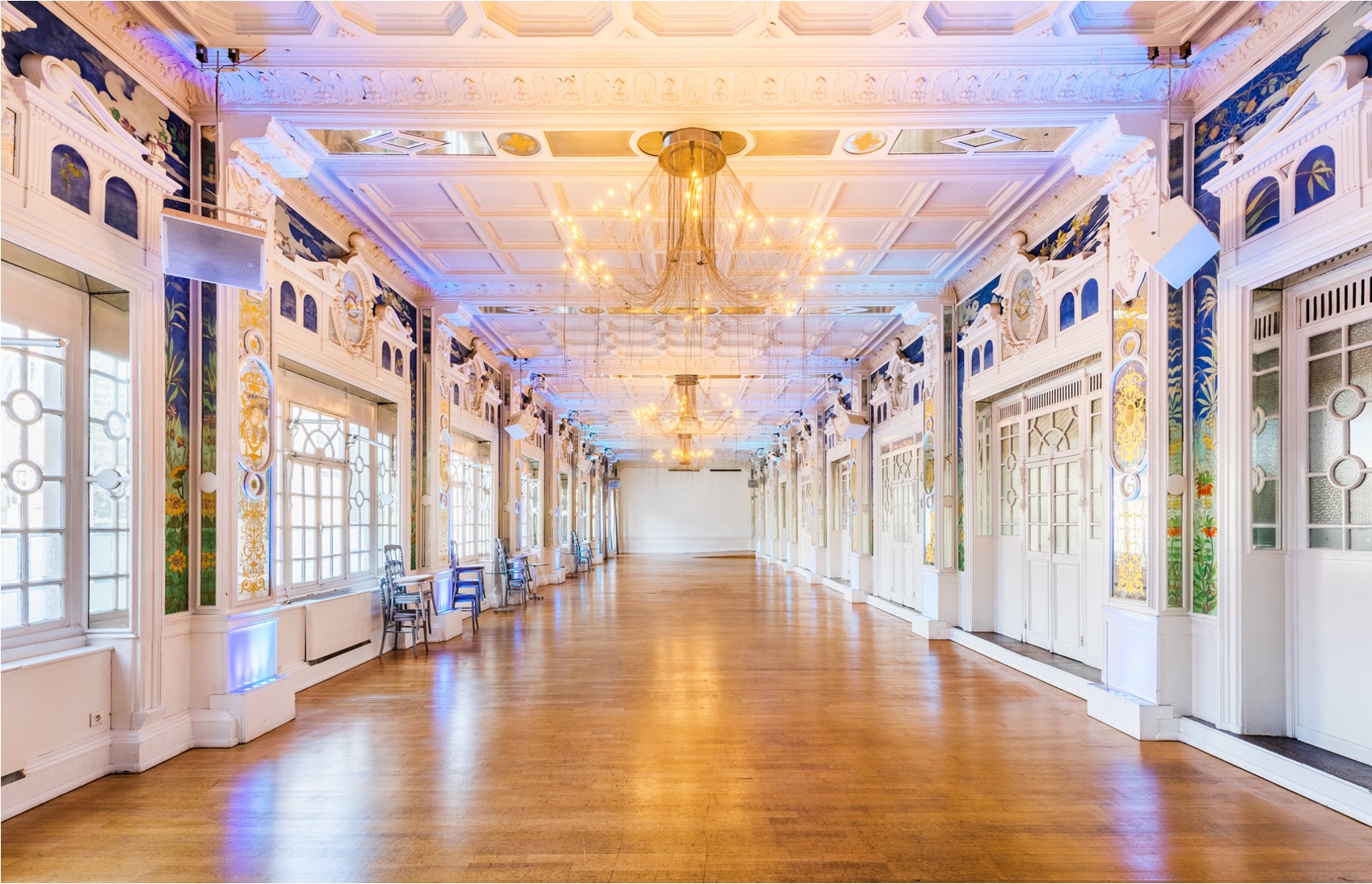 Salle le-salon-des-miroirs-2 à louer sur  pour des événements