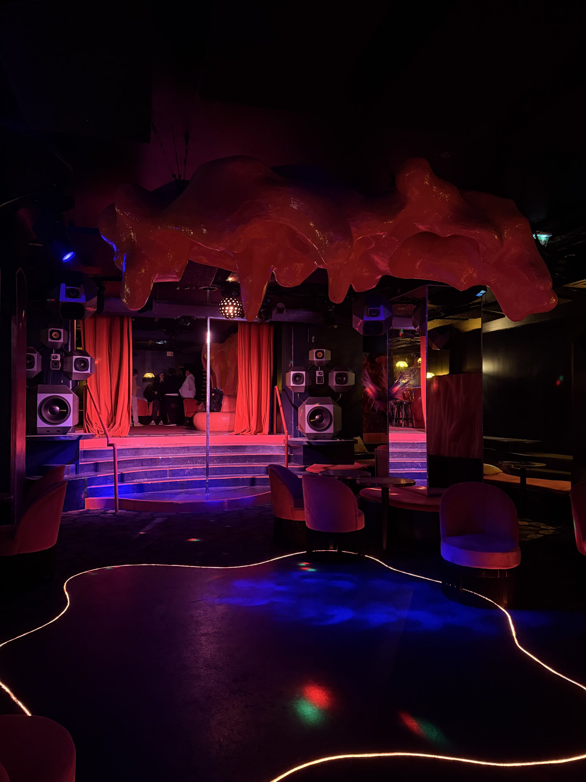 Salle le-cabaret-du-louvres à louer sur  pour des événements